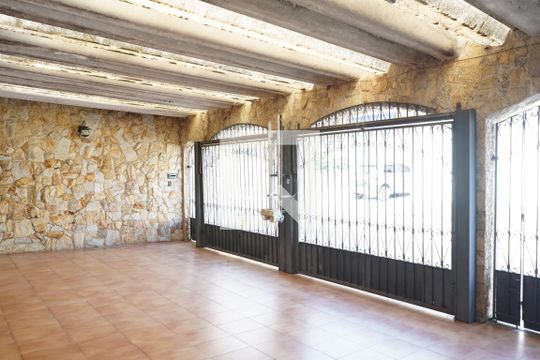 Garagem de casa à venda com 5 quartos, 280m² em Água Rasa, São Paulo