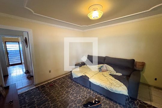 Sala de casa à venda com 3 quartos, 192m² em Jardim Vera Cruz, Contagem