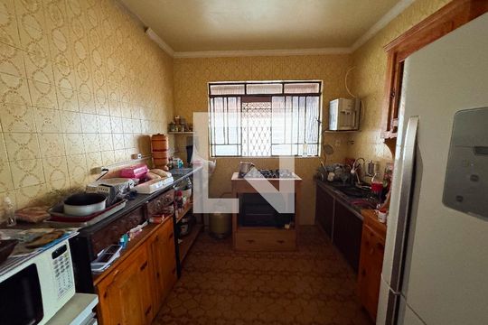 Cozinha de casa à venda com 3 quartos, 192m² em Jardim Vera Cruz, Contagem
