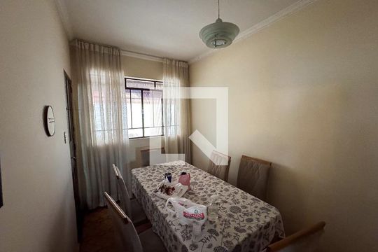 Sala de casa à venda com 3 quartos, 192m² em Jardim Vera Cruz, Contagem