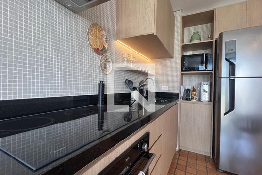 Cozinha de apartamento para alugar com 1 quarto, 42m² em Sumarezinho, São Paulo
