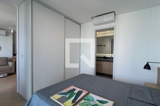Suite de apartamento para alugar com 1 quarto, 42m² em Sumarezinho, São Paulo