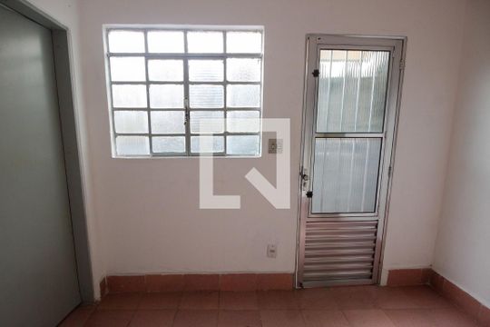 Sala de casa para alugar com 1 quarto, 60m² em Jardim Clementino, Taboão da Serra