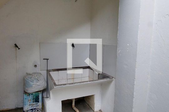 Área de Serviço de casa para alugar com 1 quarto, 60m² em Jardim Clementino, Taboão da Serra