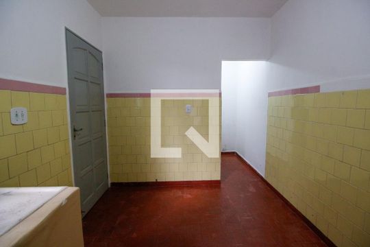 Cozinha de casa para alugar com 1 quarto, 60m² em Jardim Clementino, Taboão da Serra