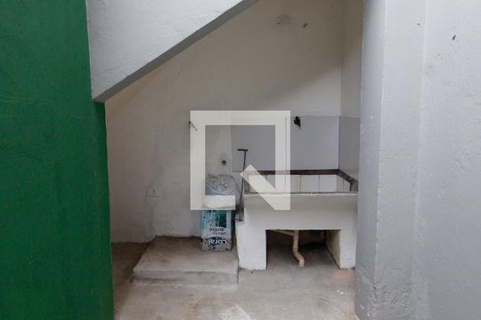Área de Serviço de casa para alugar com 1 quarto, 60m² em Jardim Clementino, Taboão da Serra