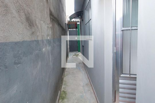 Quintal de casa para alugar com 1 quarto, 60m² em Jardim Clementino, Taboão da Serra