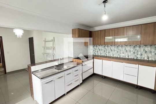 Cozinha de casa à venda com 3 quartos, 162m² em Parque Oratório, Santo André
