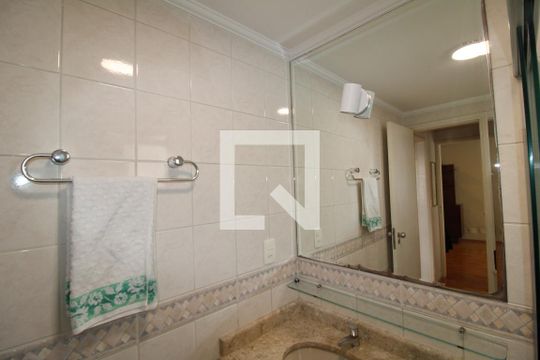 Banheiro de apartamento à venda com 2 quartos, 56m² em Santana, São Paulo