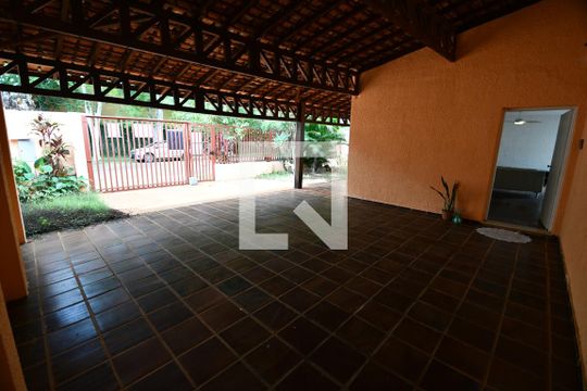 Garagem de casa para alugar com 3 quartos, 300m² em Cidade Universitária, Campinas