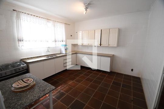 Cozinha de casa para alugar com 3 quartos, 300m² em Cidade Universitária, Campinas