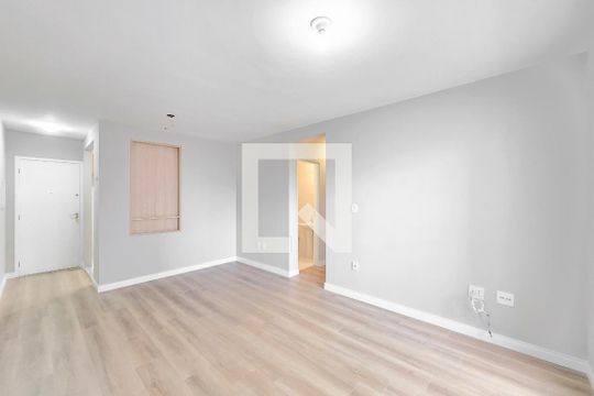 Sala de apartamento para alugar com 3 quartos, 77m² em Conjunto Residencial Trinta E Um de Marco, São José dos Campos