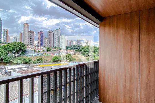 Varanda de kitnet/studio para alugar com 1 quarto, 24m² em Vila Regente Feijó, São Paulo
