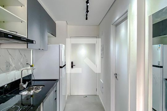 Cozinha de kitnet/studio para alugar com 1 quarto, 24m² em Vila Regente Feijó, São Paulo