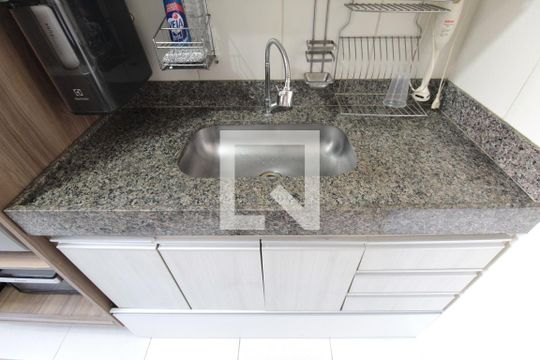Cozinha e Área de Serviço de apartamento à venda com 3 quartos, 70m² em Glória, Belo Horizonte