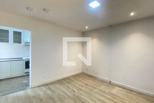Sala 2 de casa para alugar com 4 quartos, 134m² em Jardim Munhoz, Guarulhos