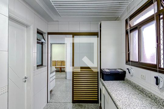 Área de Serviço de apartamento para alugar com 4 quartos, 170m² em Vila Regente Feijó, São Paulo