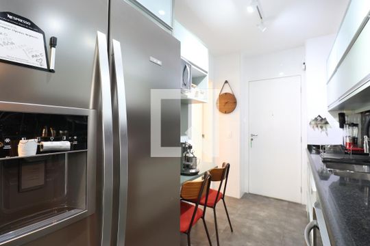 Cozinha de apartamento à venda com 3 quartos, 189m² em Pompeia, São Paulo