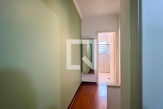 Corredor de casa para alugar com 2 quartos, 150m² em Sumaré, São Paulo