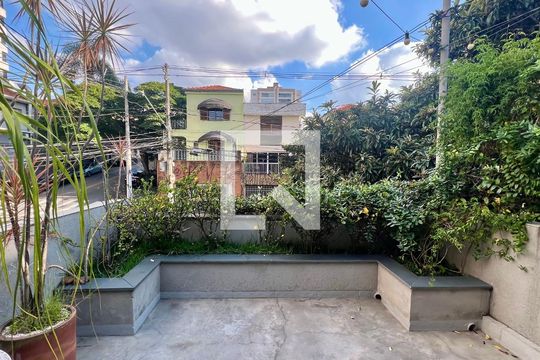 Varanda de casa para alugar com 2 quartos, 150m² em Sumaré, São Paulo