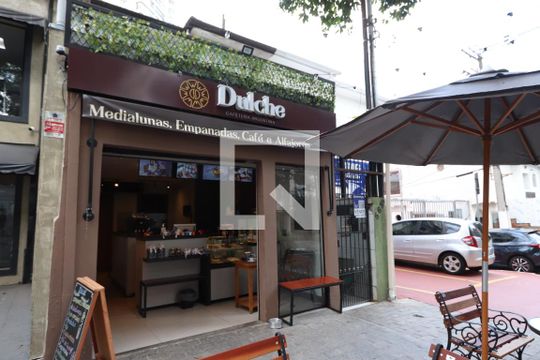 Fachada de casa à venda com 3 quartos, 200m² em Vila Mariana, São Paulo