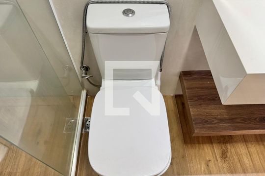 Banheiro da Suíte 2 de apartamento à venda com 3 quartos, 135m² em Barra da Tijuca, Rio de Janeiro
