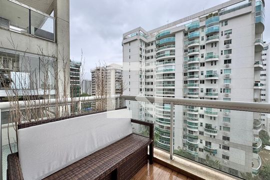 Varanda de apartamento à venda com 3 quartos, 135m² em Barra da Tijuca, Rio de Janeiro