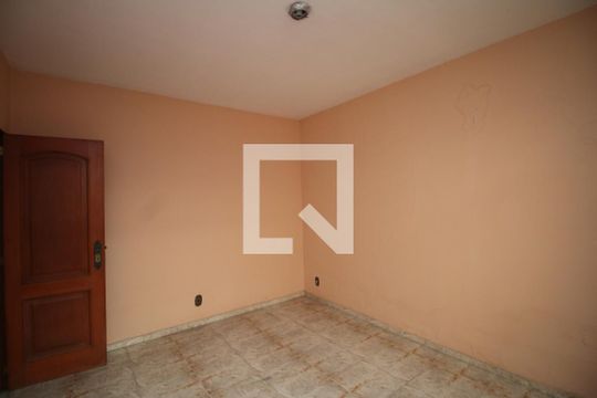 Quarto 2 de casa à venda com 2 quartos, 81m² em Brás de Pina, Rio de Janeiro