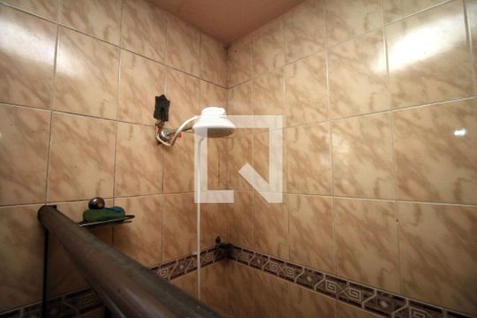 Banheiro de casa à venda com 2 quartos, 81m² em Brás de Pina, Rio de Janeiro