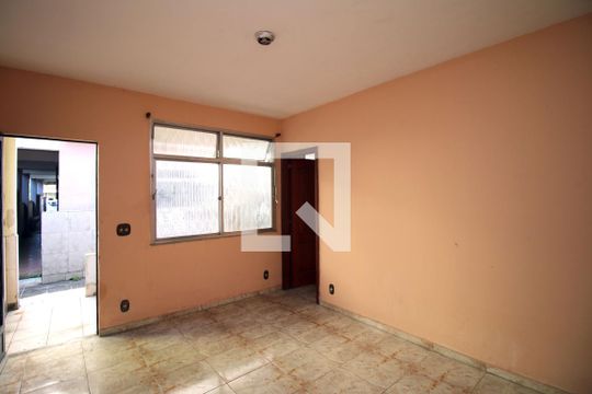 Sala de casa à venda com 2 quartos, 81m² em Brás de Pina, Rio de Janeiro