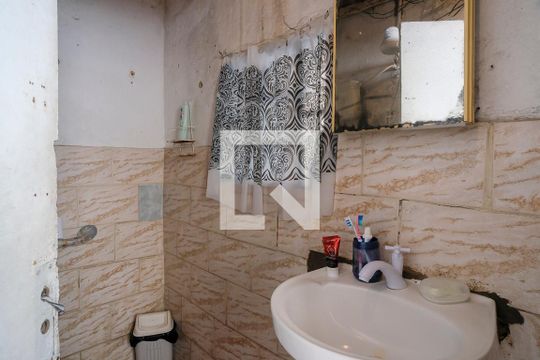 Banheiro de casa à venda com 2 quartos, 200m² em Vila Vivaldi, São Bernardo do Campo