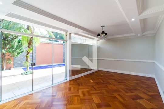 Sala de casa para alugar com 4 quartos, 550m² em Fazenda Morumbi, São Paulo