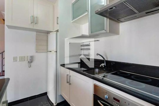 Cozinha de apartamento à venda com 1 quarto, 71m² em Vila Madalena, São Paulo