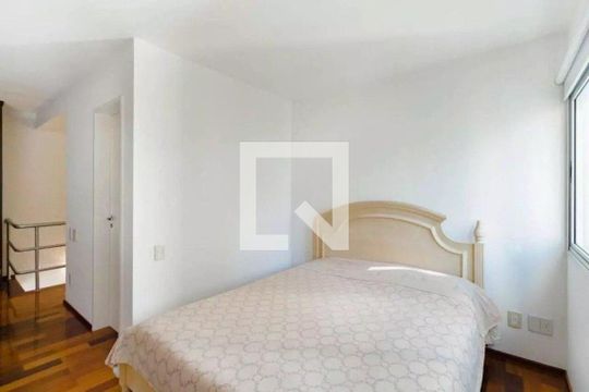 Quarto de apartamento à venda com 1 quarto, 71m² em Vila Madalena, São Paulo