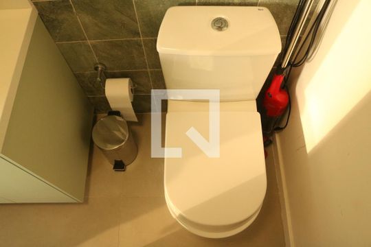 Lavabo de apartamento à venda com 3 quartos, 200m² em Vila Hamburguesa, São Paulo