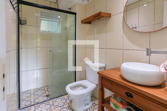 Banheiro de apartamento para alugar com 3 quartos, 63m² em Vila Sonia, São Paulo
