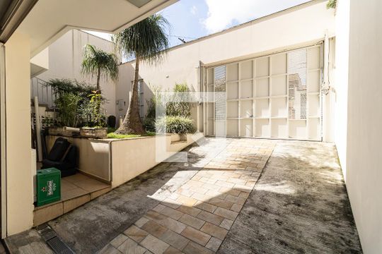 Entrada da Garagem de casa à venda com 3 quartos, 600m² em Cursino, São Paulo