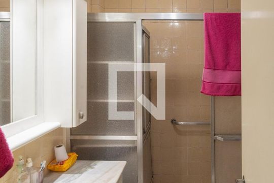 Banheiro de apartamento à venda com 1 quarto, 62m² em Botafogo, Campinas