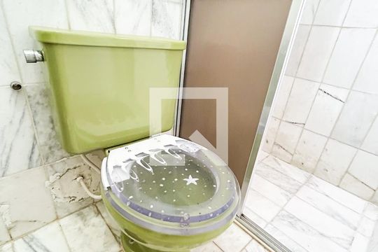 Banheiro da Suíte de apartamento para alugar com 1 quarto, 32m² em Santo Amaro, São Paulo