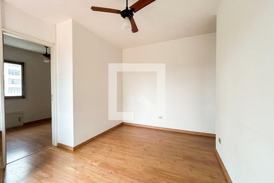 Sala de apartamento para alugar com 1 quarto, 32m² em Santo Amaro, São Paulo
