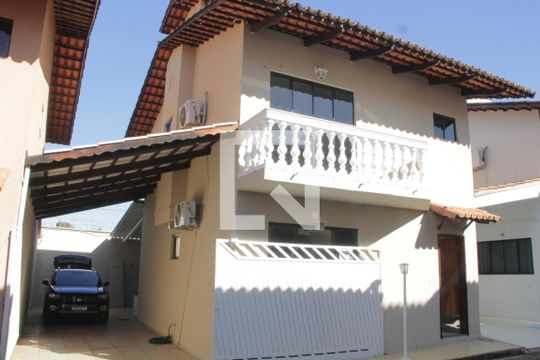 Casa de Condomínio à venda com 3 quartos, 184m² em Vila Monticelli, Goiânia