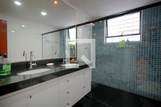 Banheiro Social de apartamento à venda com 4 quartos, 300m² em São Pedro, Belo Horizonte