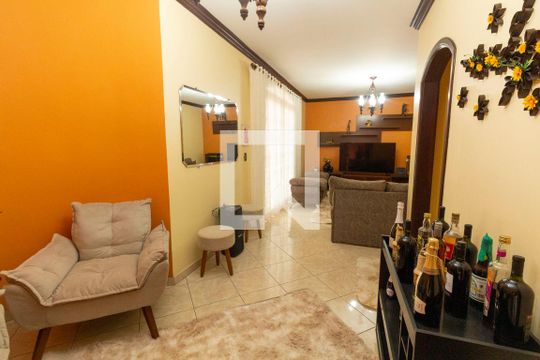 Sala de casa à venda com 4 quartos, 380m² em Vila Nova Utinga, São Paulo