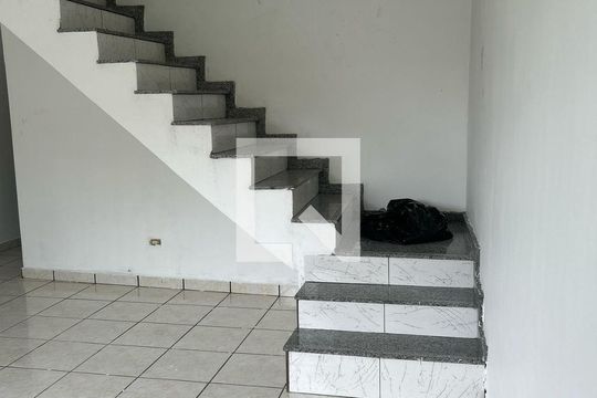 Casa à venda com 3 quartos, 160m² em Gopouva, Guarulhos