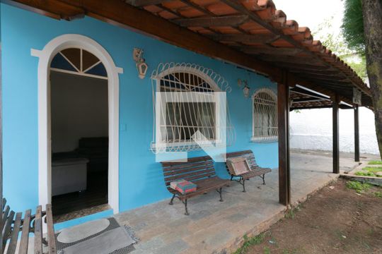 Varanda de casa à venda com 4 quartos, 455m² em Minas Caixa, Belo Horizonte