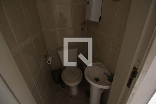 Lavabo de casa de condomínio à venda com 5 quartos, 240m² em Taquara, Rio de Janeiro