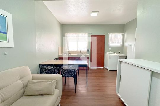 Sala de apartamento para alugar com 1 quarto, 35m² em Ingleses do Rio Vermelho, Florianópolis