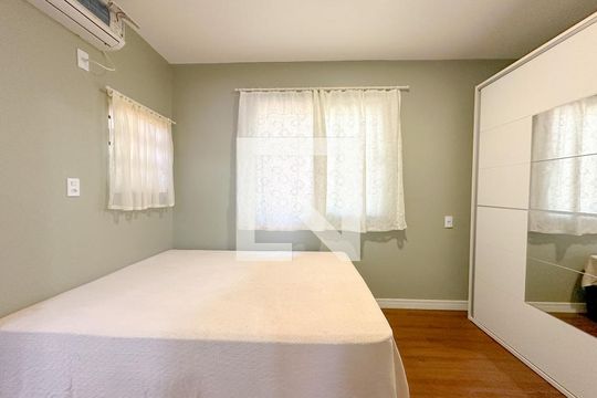 Quarto de apartamento para alugar com 1 quarto, 35m² em Ingleses do Rio Vermelho, Florianópolis