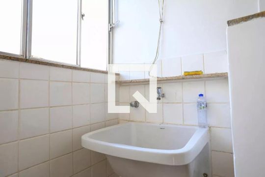 Área de Serviço de apartamento para alugar com 2 quartos, 55m² em Santo Antônio, Belo Horizonte
