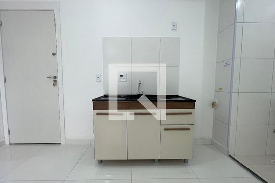 Cozinha de apartamento para alugar com 2 quartos, 35m² em Jaguaré, São Paulo